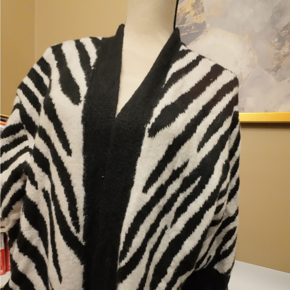 Topshop Black and White Zebra Print Women's Sweater